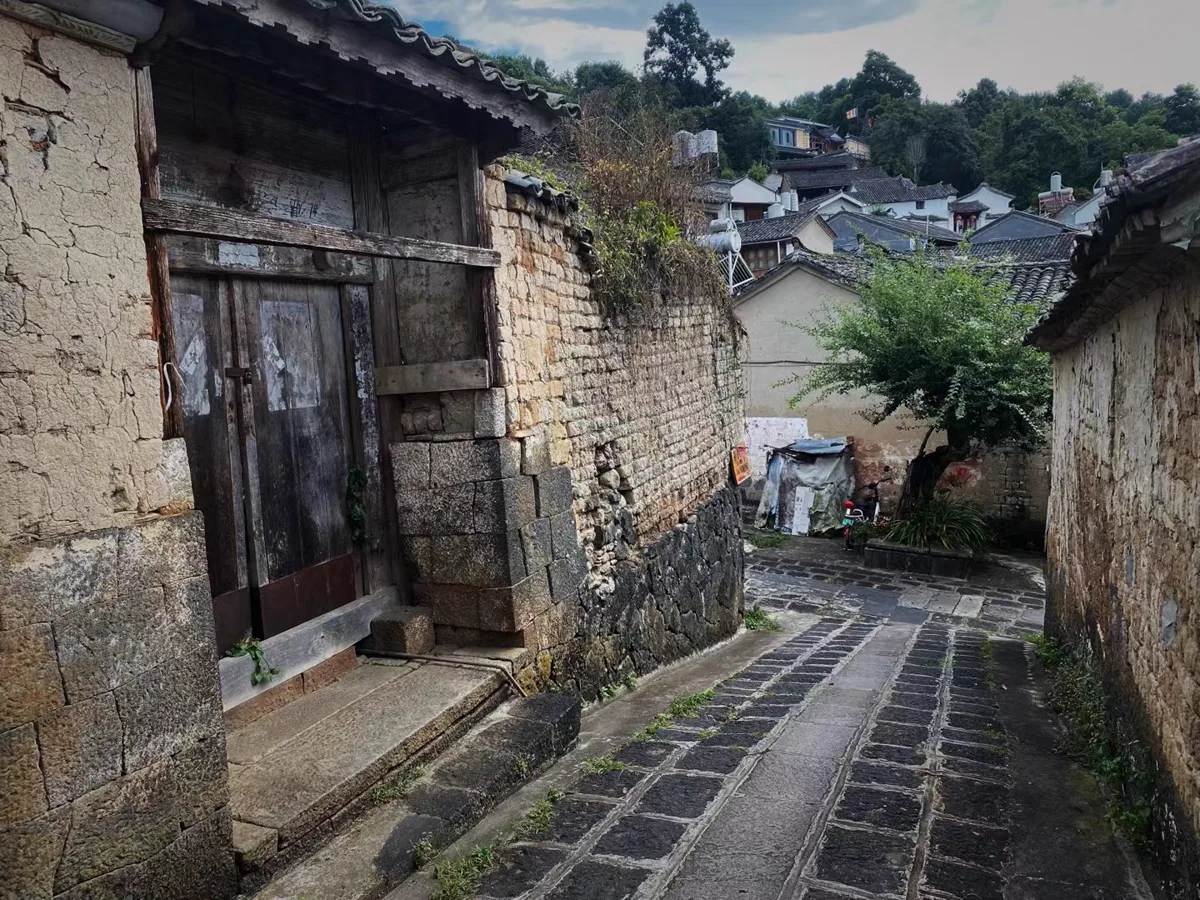 Slate street and earth-brick houses in Heshun